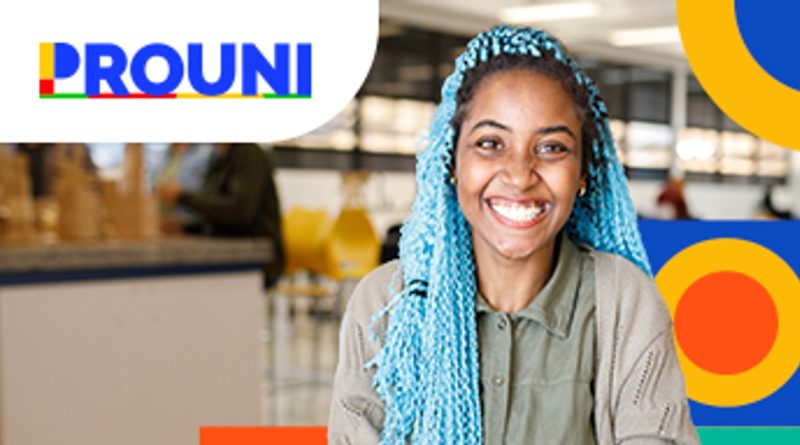 Estudante candidata ao Prouni sorrindo